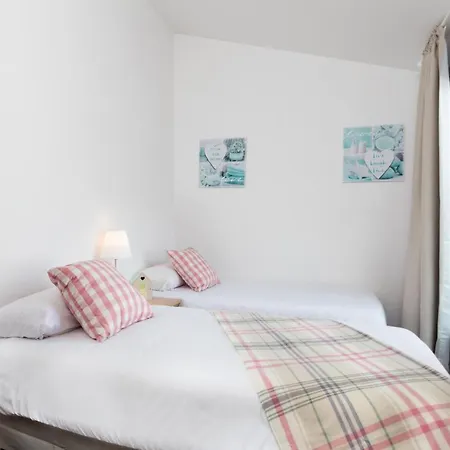 Apartamentos Cornellalux 2 Cornellà de Llobregat Buitenkant foto