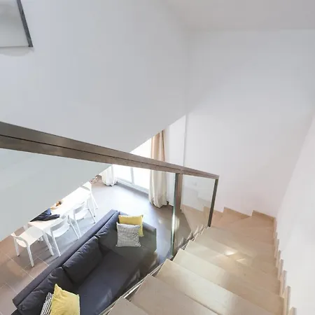 Apartamentos Cornellalux 2 Cornellà de Llobregat Buitenkant foto